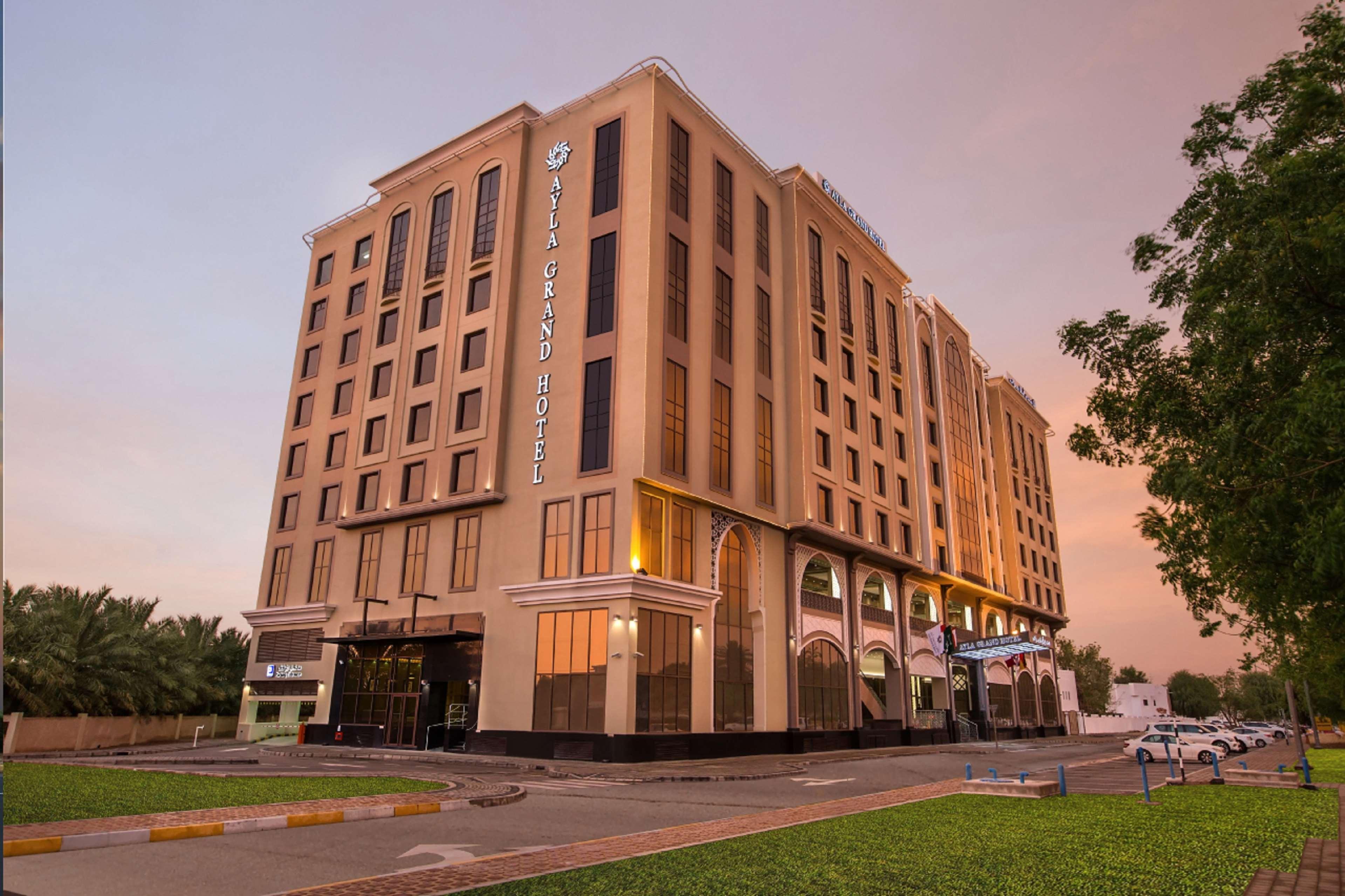 Ayla Grand Hotel Al Ain Exterior photo The hotel in 2015