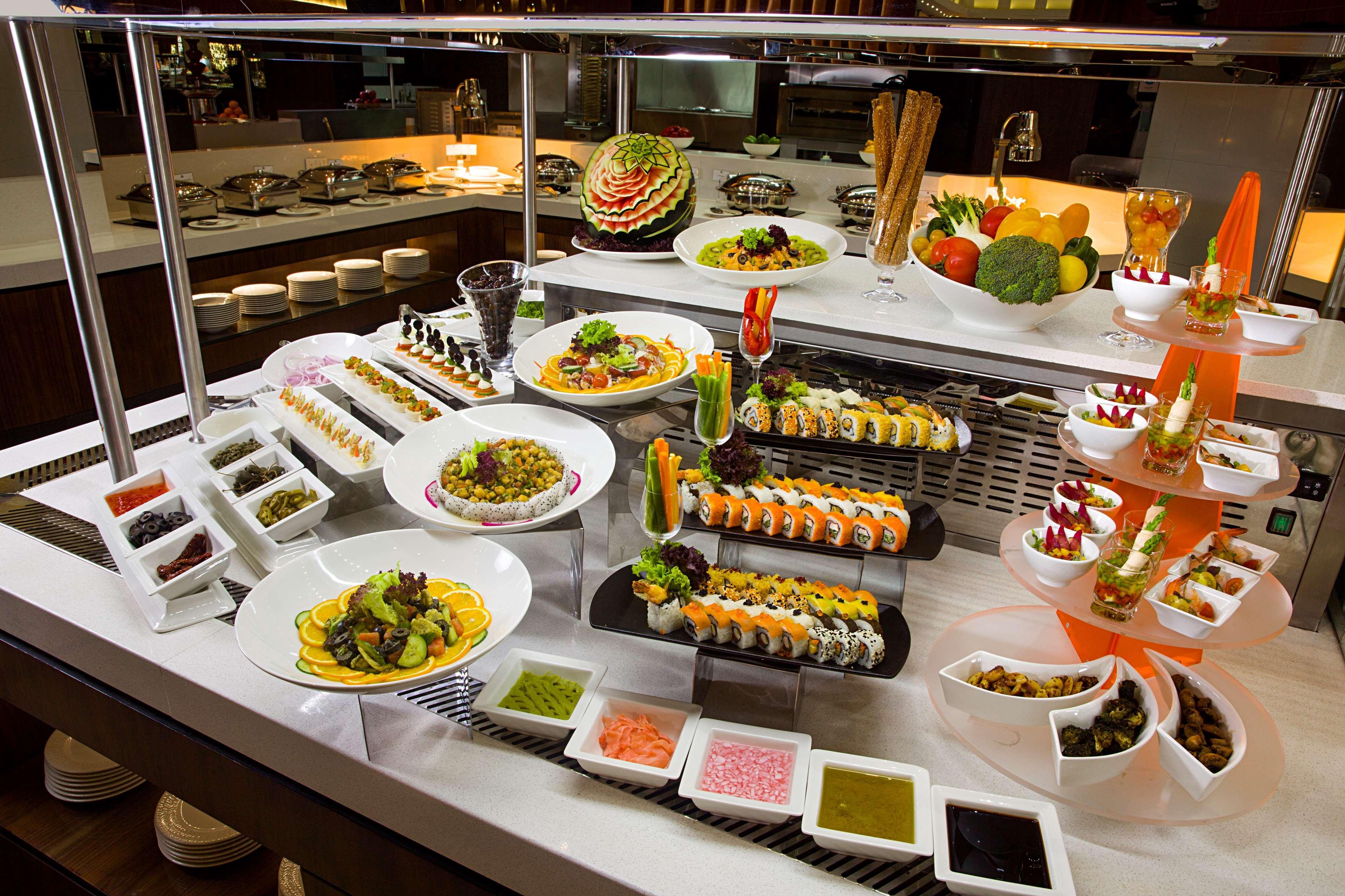 Ayla Grand Hotel Al Ain Exterior photo A sushi bar