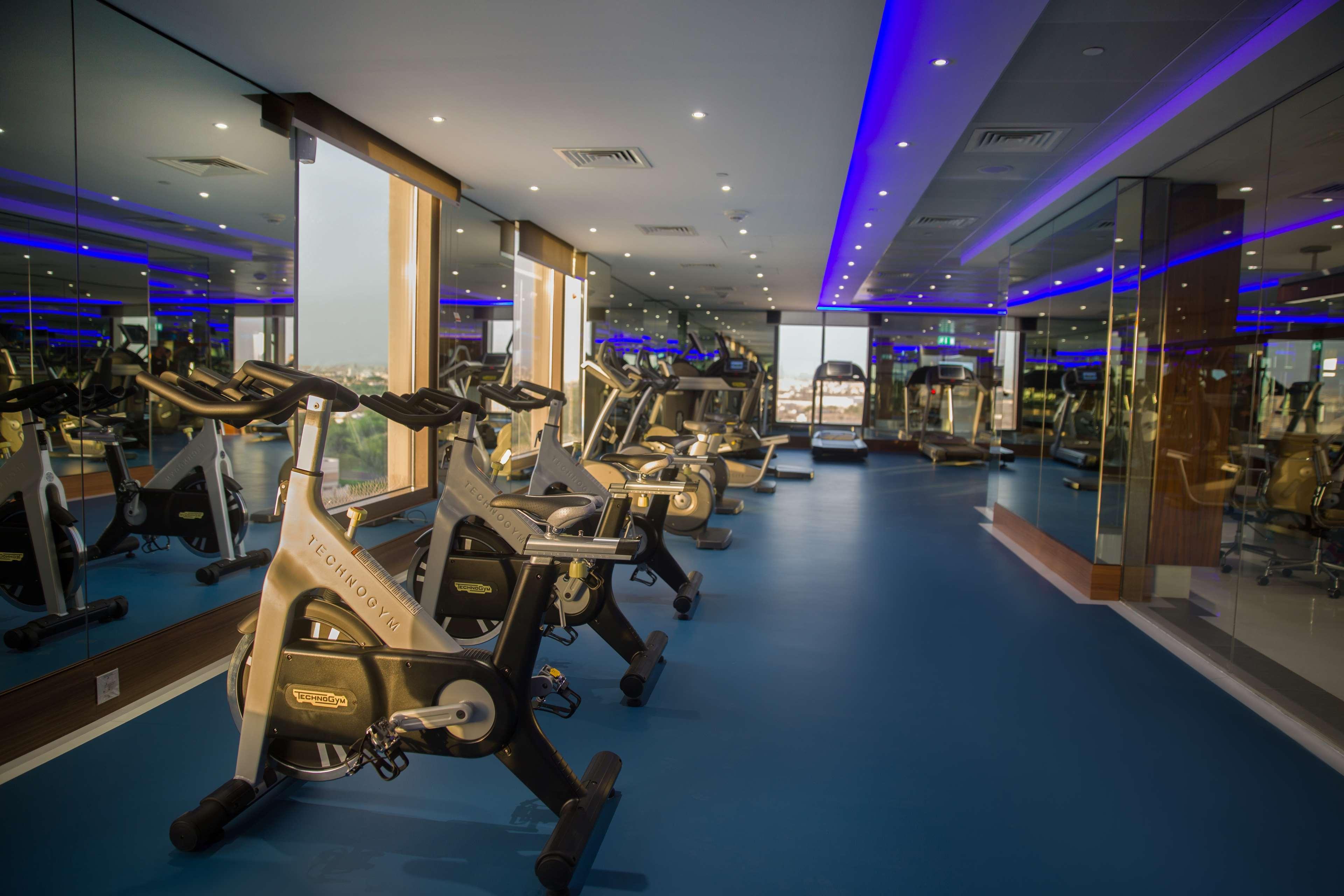Ayla Grand Hotel Al Ain Exterior photo The gym at the hotel