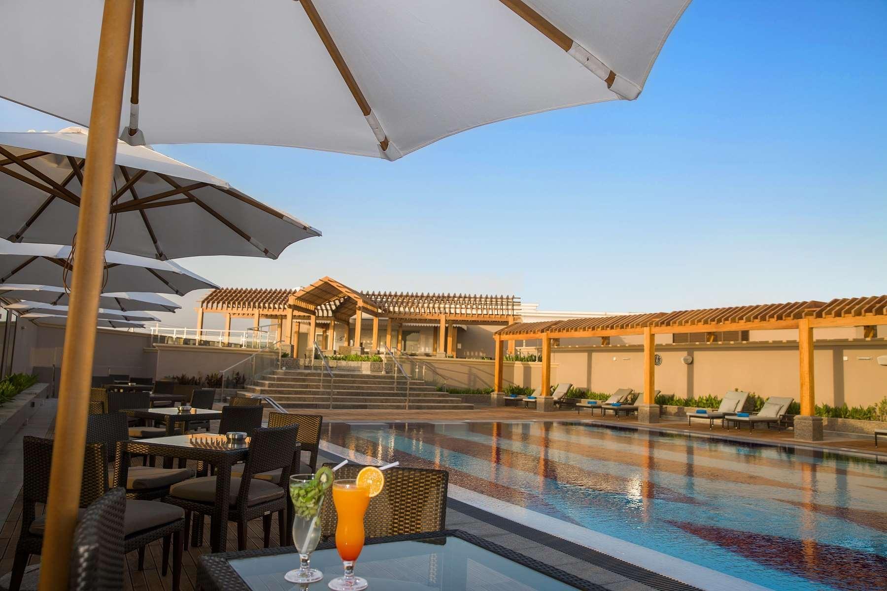 Ayla Grand Hotel Al Ain Exterior photo The pool at the hotel