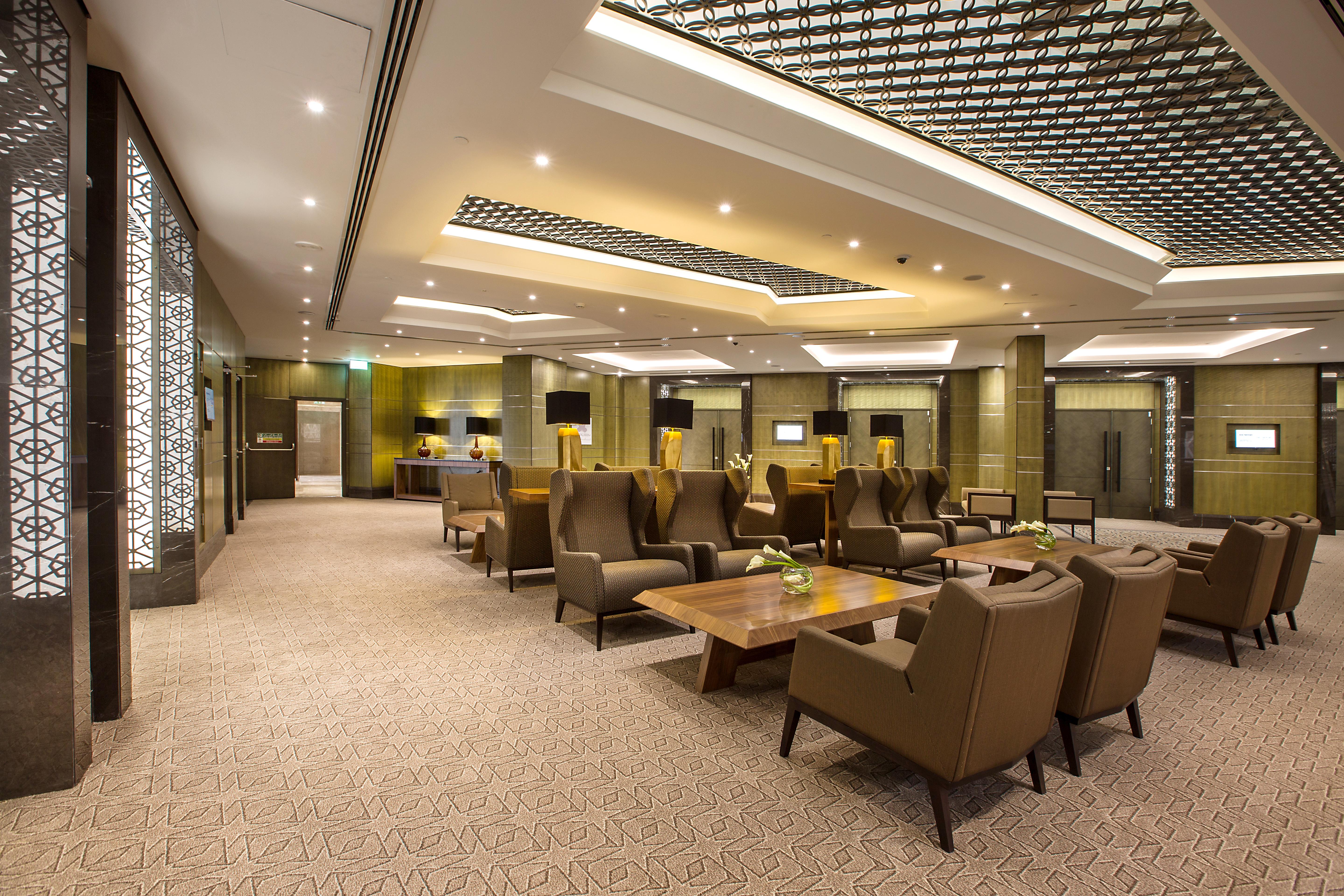 Ayla Grand Hotel Al Ain Exterior photo The lounge at the airport