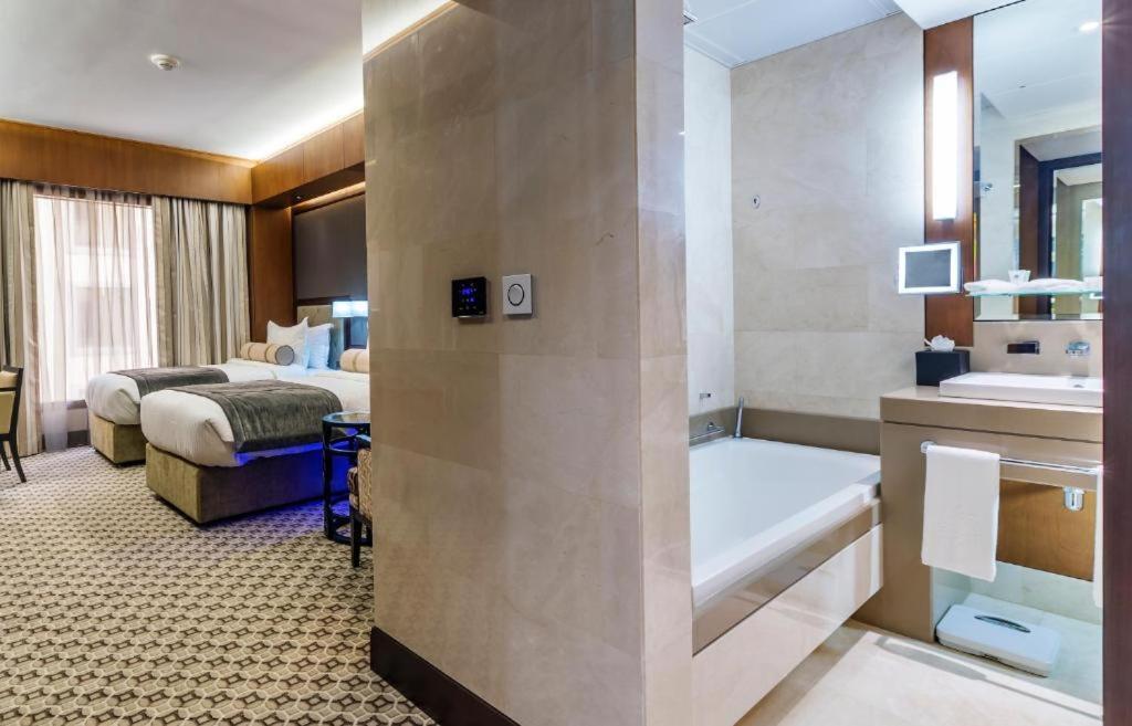Ayla Grand Hotel Al Ain Exterior photo A room at the hotel